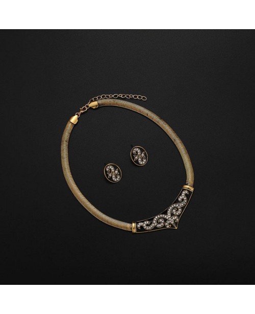 Vintage Gold Chain Necklace Rhinestone Enamel Earr...